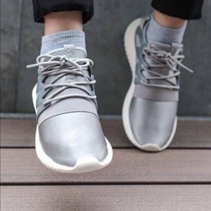 Adidas Tubular Viral
